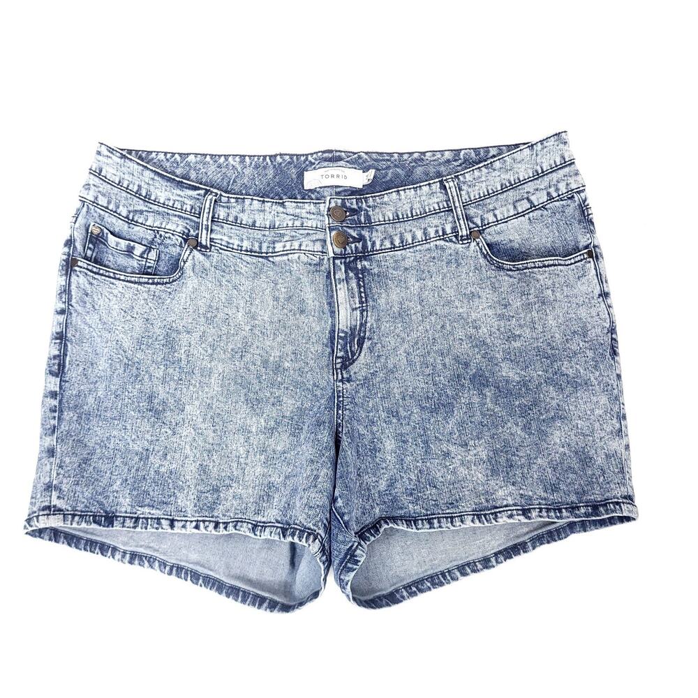Torrid Women's Plus 24 Blue Acid Wash Mid Rise Denim Shorts
